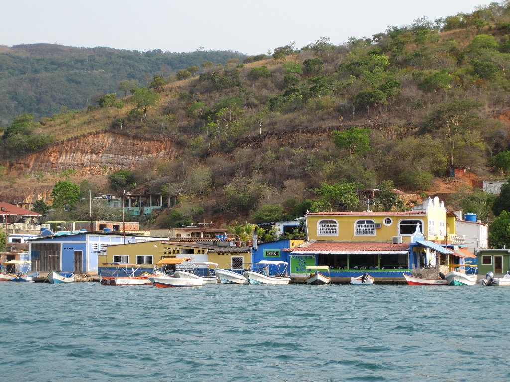 10-Mochima harbour.jpg -                                